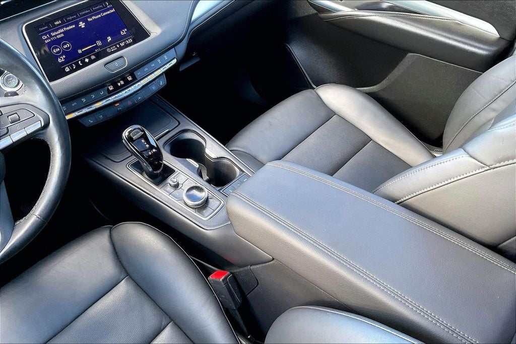 2023 Cadillac XT4 Premium Luxury