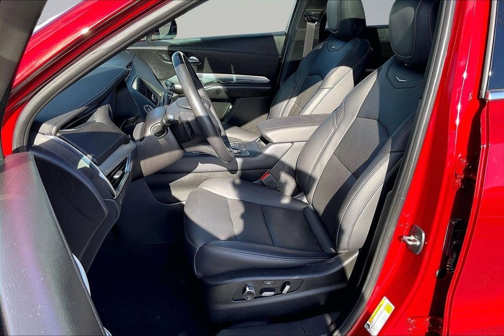 2023 Cadillac XT4 Premium Luxury