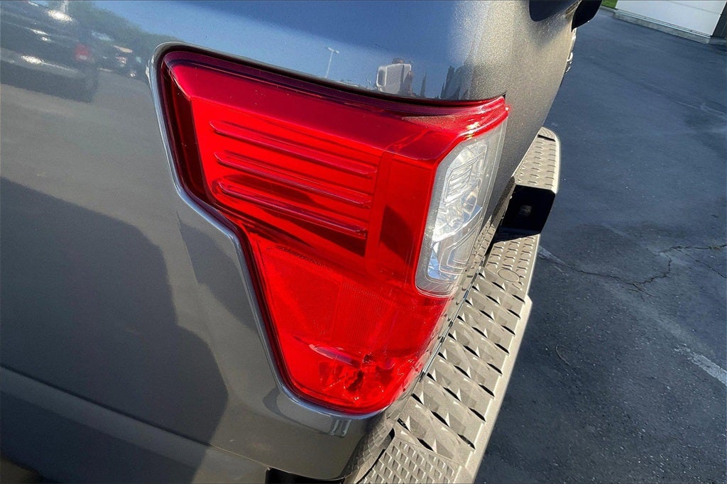 2021 Nissan Titan SV