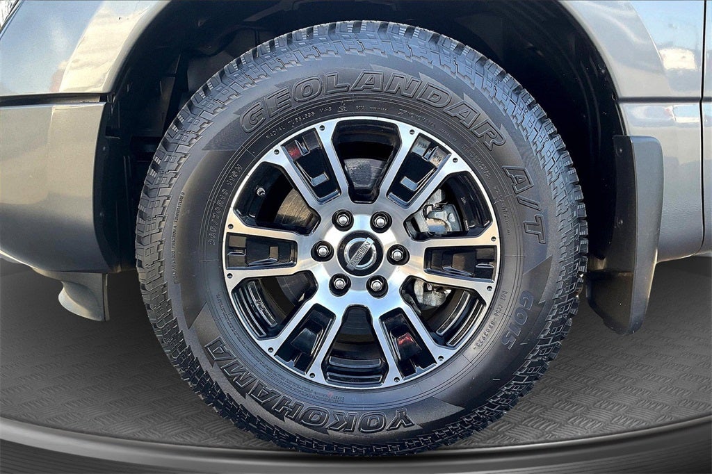 2021 Nissan Titan SV