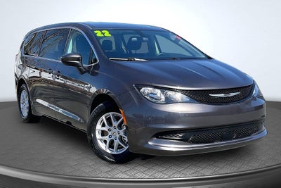 2022 Chrysler Voyager LX