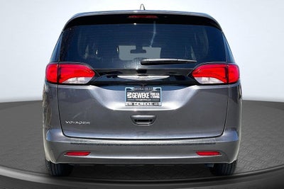 2022 Chrysler Voyager LX