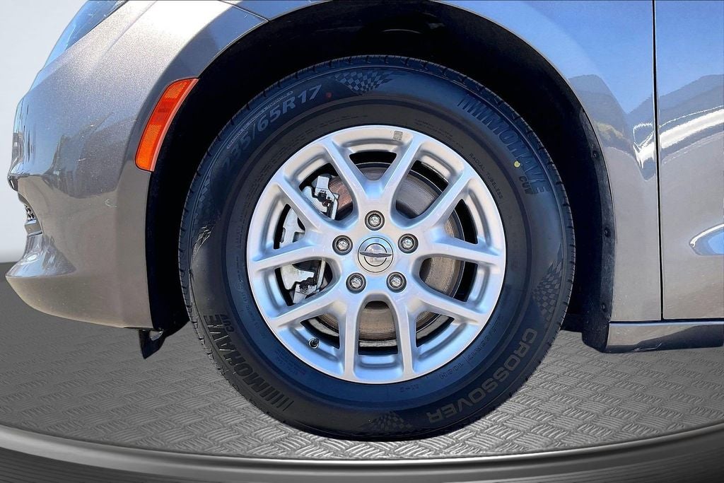 2022 Chrysler Voyager LX