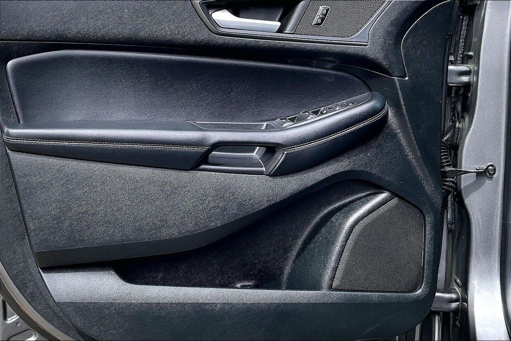 2023 Ford Edge SE
