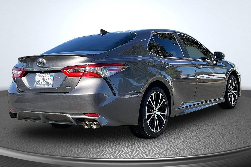 2019 Toyota Camry SE