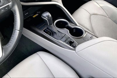 2023 Toyota Camry Hybrid XLE