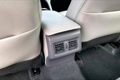 2023 Toyota Camry Hybrid XLE