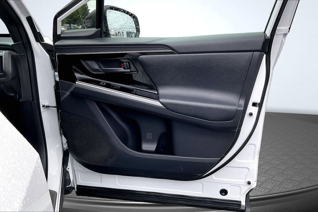 2025 Toyota bZ4X XLE