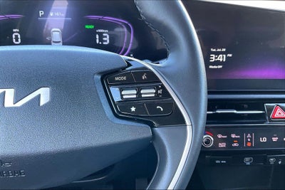 2025 Kia Niro SX
