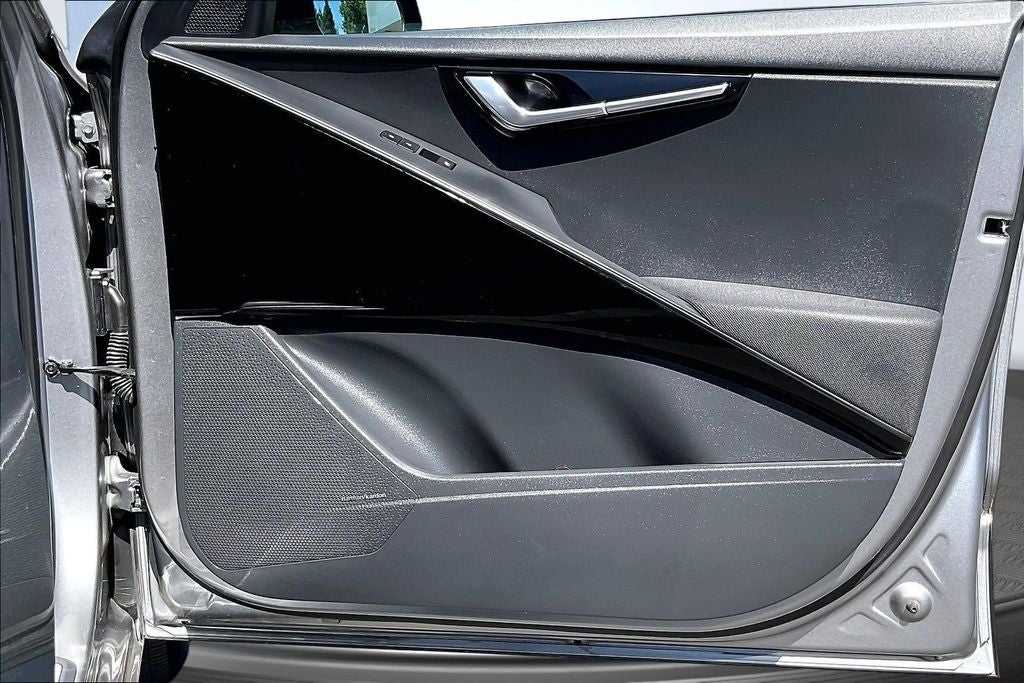 2025 Kia Niro SX