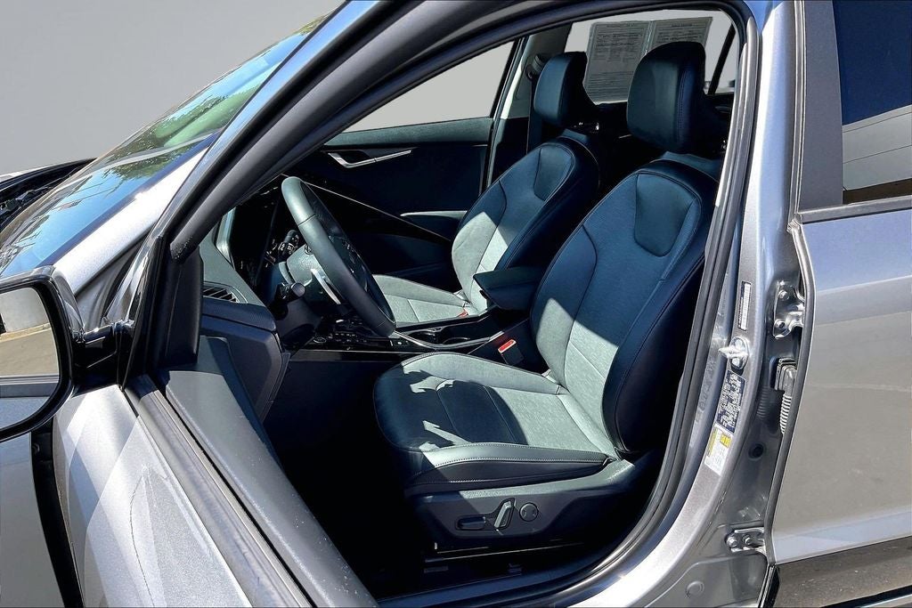 2025 Kia Niro SX
