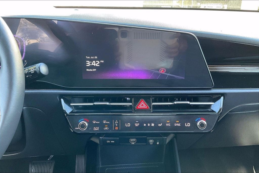 2025 Kia Niro SX